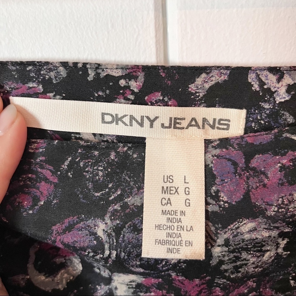 Vintage DKNY abstract floral skirt. Size Large. - Picture 5 of 6